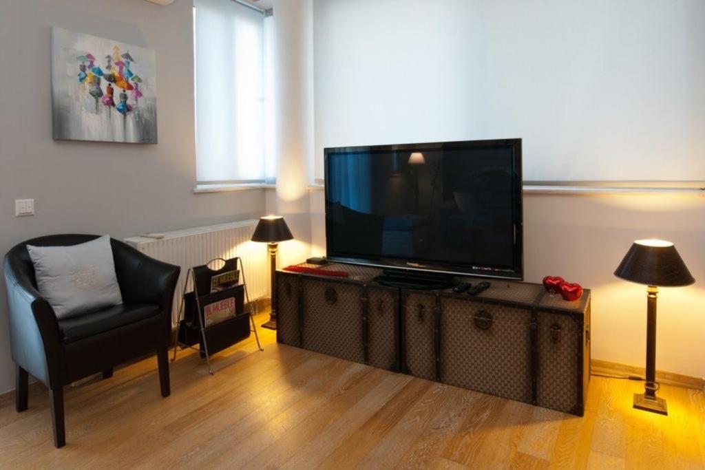 Acropolis Luxury Apartment With Balcony アテネ エクステリア 写真