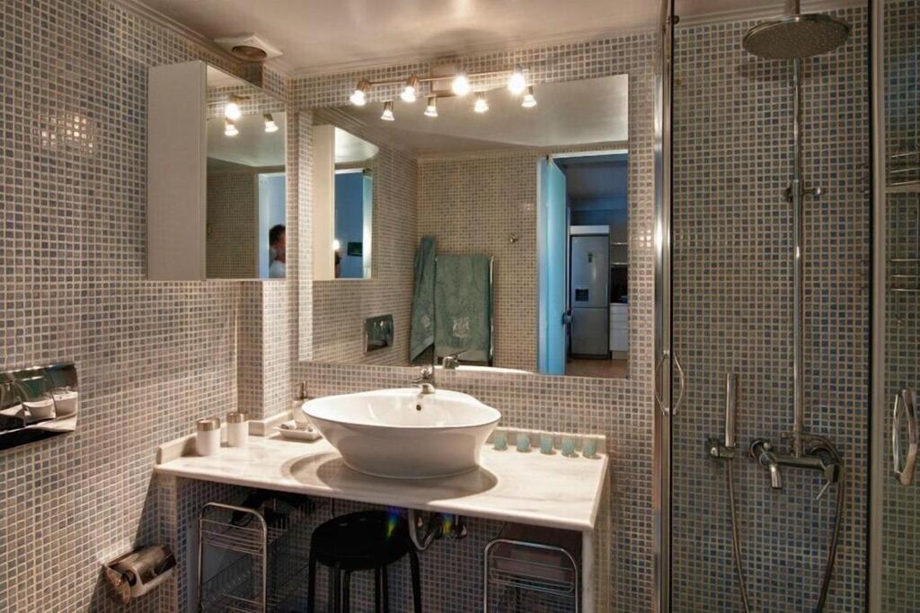 Acropolis Luxury Apartment With Balcony アテネ エクステリア 写真